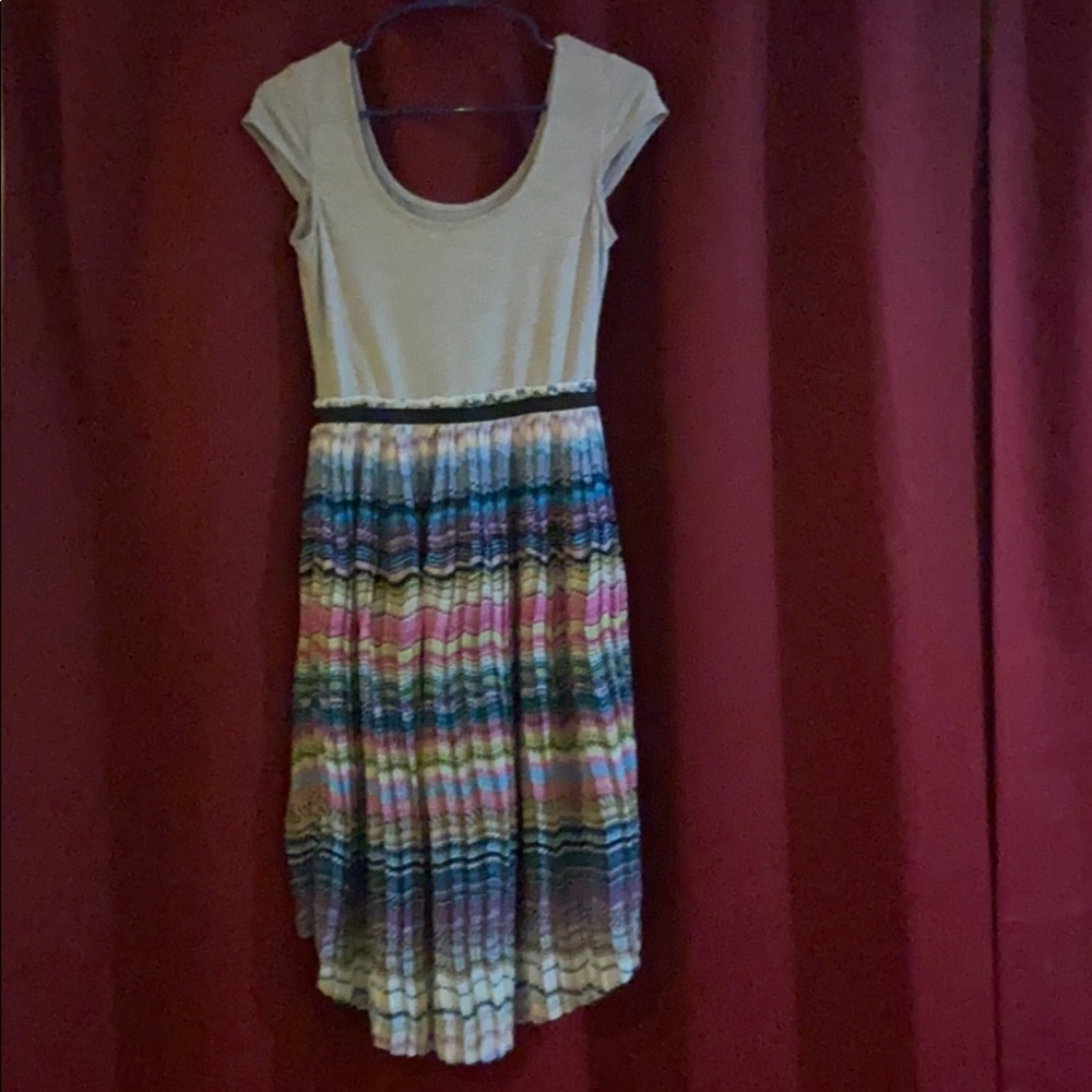 Grey short sleeve dress